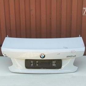 BMW 2er F22 csomagtérajtó