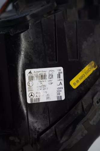 Mercedes-Benz C-osztály (W204) bal első fényszóró A 204 820 35 39