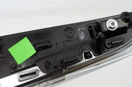 BMW X5 F15-F15LCI, F85M-F85MLCI, F16-F16LCI, F86M-F86MLCI Bal első ajtókilincs díszléc