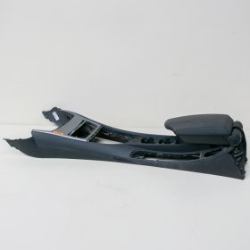 BMW 1er F87 középkonzol és könyöklő