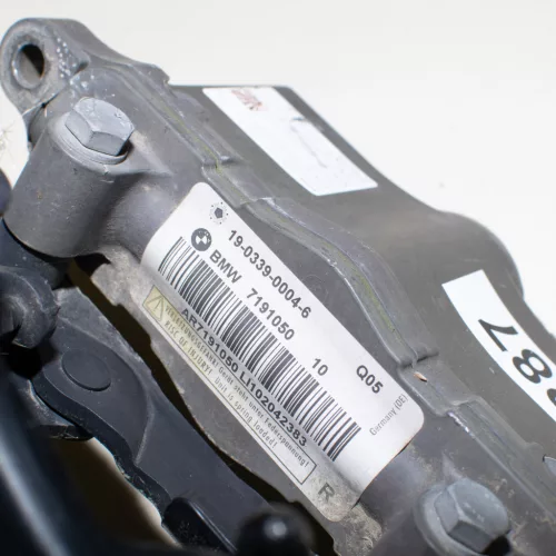  BMW 5er F10-F11, 7er F01-02 BMW aktív motorháztető aktuátor–mechanika egység