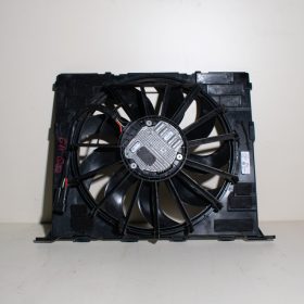   Rama wentylatora chłodzącego 5er G30-G31, 6er G32, 7er G11-G12 z silnikiem (numer artykułu: 17428619625)