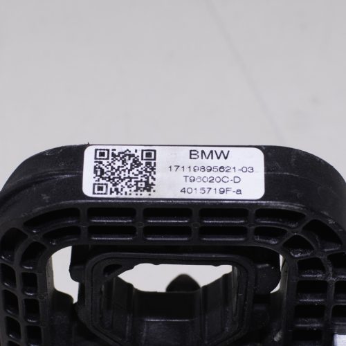 BMW 2er G42, 3er G20 Sedan–G21 Touring–G28 Sedan, 4er G22 Coupé–G23 Convertible–G26 Gran Coupé Hűtőtartó bak