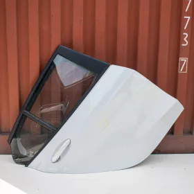 BMW 1er F40 prawe przednie drzwi