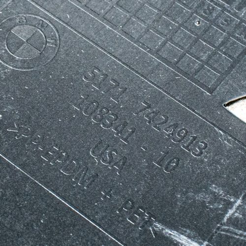 BMW X7 G07 bal hátsó Kerékjárati dobbetét (Cikkszám: 51747424913)